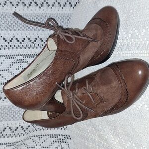 Naturalizer N5 Comfort Ilona Spectator Style Heels